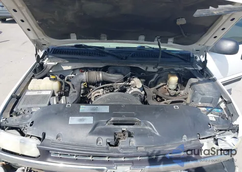 2002 Chevrolet Silverado 1500 из США, поврежденный, VIN 1GCEC14W02Z109106